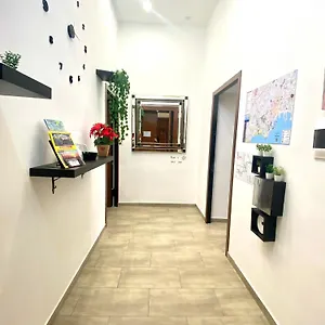 Bed & Breakfast Airys - House, Naples